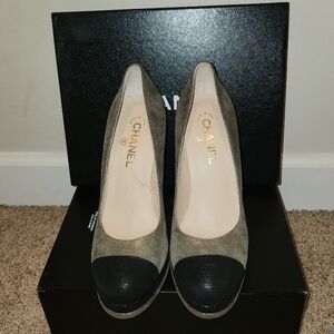 AUTHENTIC CHANEL Women's Sophisticated Black and Gold Heels